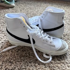Nike Blazer Mid ‘77 Vintage - women’s 10, men’s 8.5